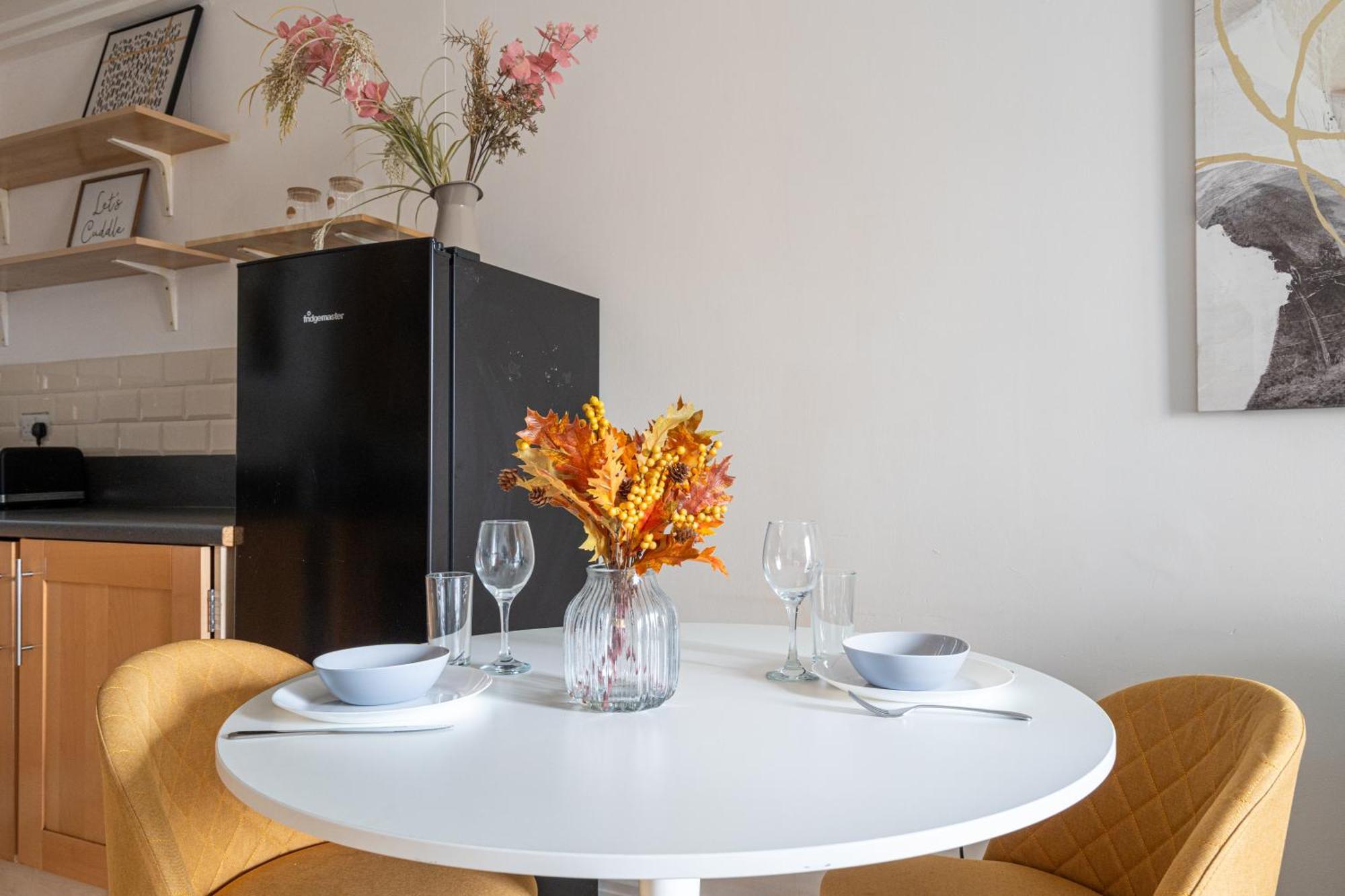 Modern Two Bed Two Bath Opposite Tube Station Appartement